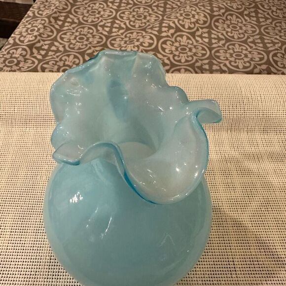 Sky Blue Ruffled Trim Blown Glass Jug With Handle / Vase Centerpiece Art Vintage - Picture 6 of 8